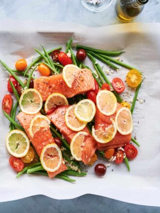 Salmon with Haricots Verts & Tomatoes in Parchment