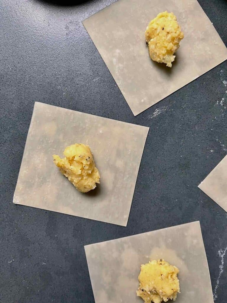 How to fill mashed potato dumplings.
